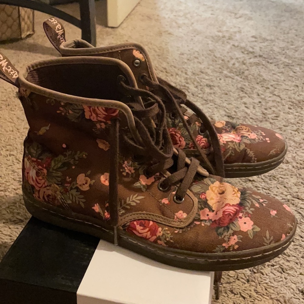 Floral Docs in Brown